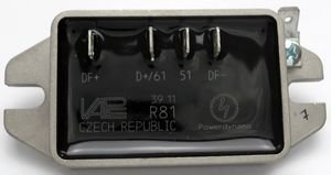 Regulátor 81 -6V, regulátor pro dynama s ukostřeným mínus pólem a minimálním počtem pólů 6.Maximální proud 16A, minimální odpor budícího vinutí 2.5 ohmu. 